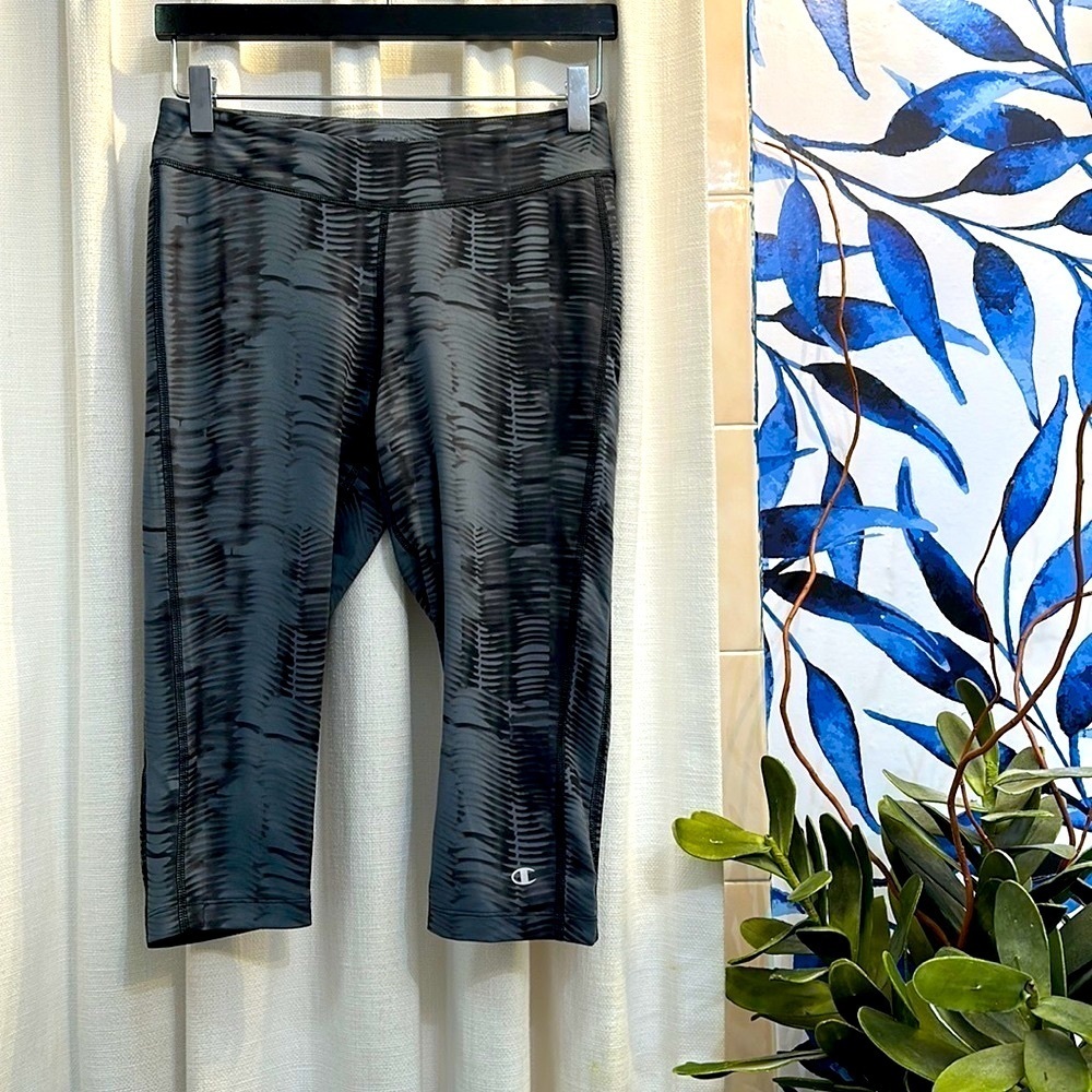 Women’s Champion Powertrain Gray & Black Polyester & Spandex Crop Leggings